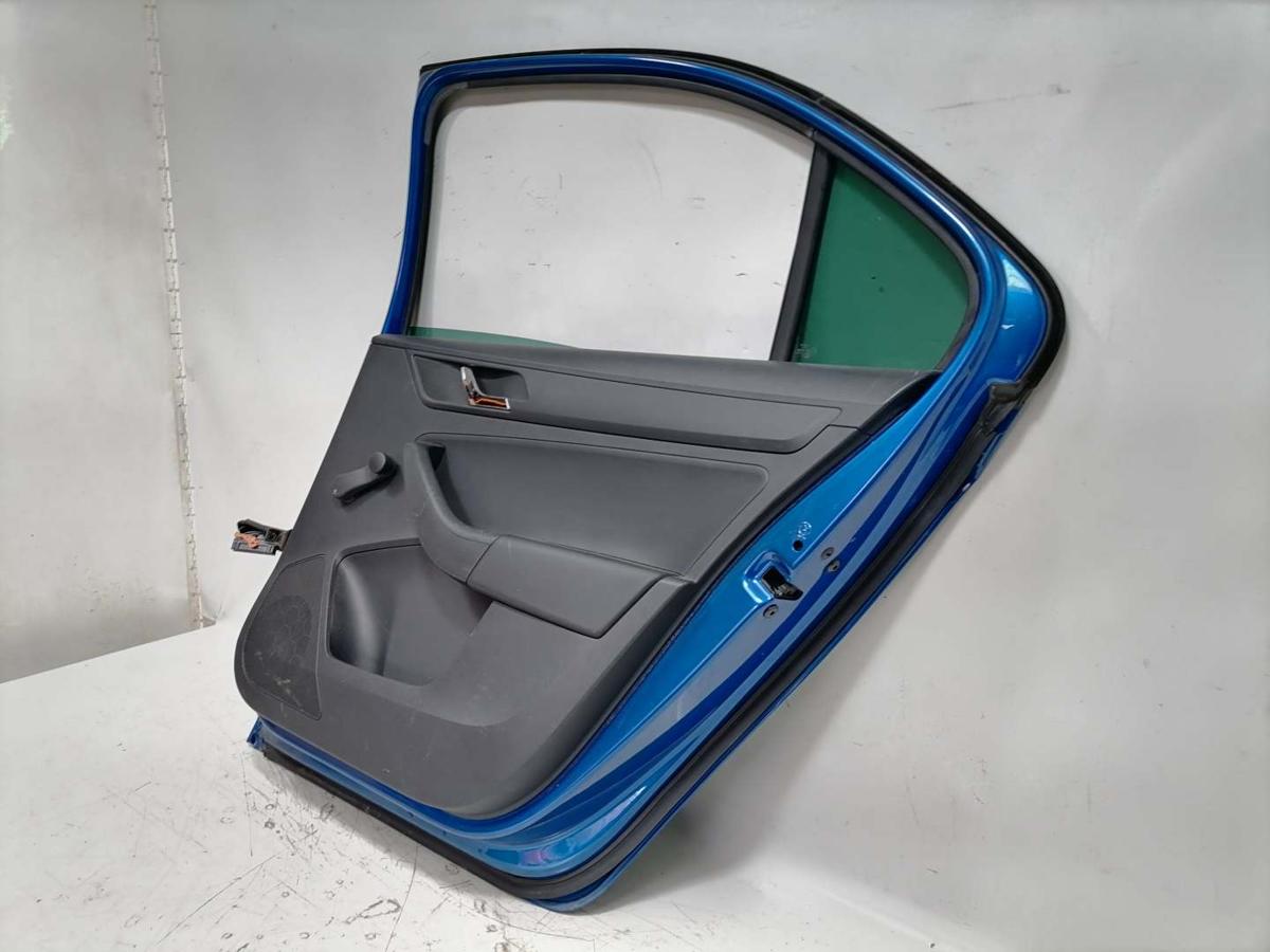 Skoda Rapid NH original T&uuml;r hinten rechts Limousine LF5W Race Blue Bj.2013